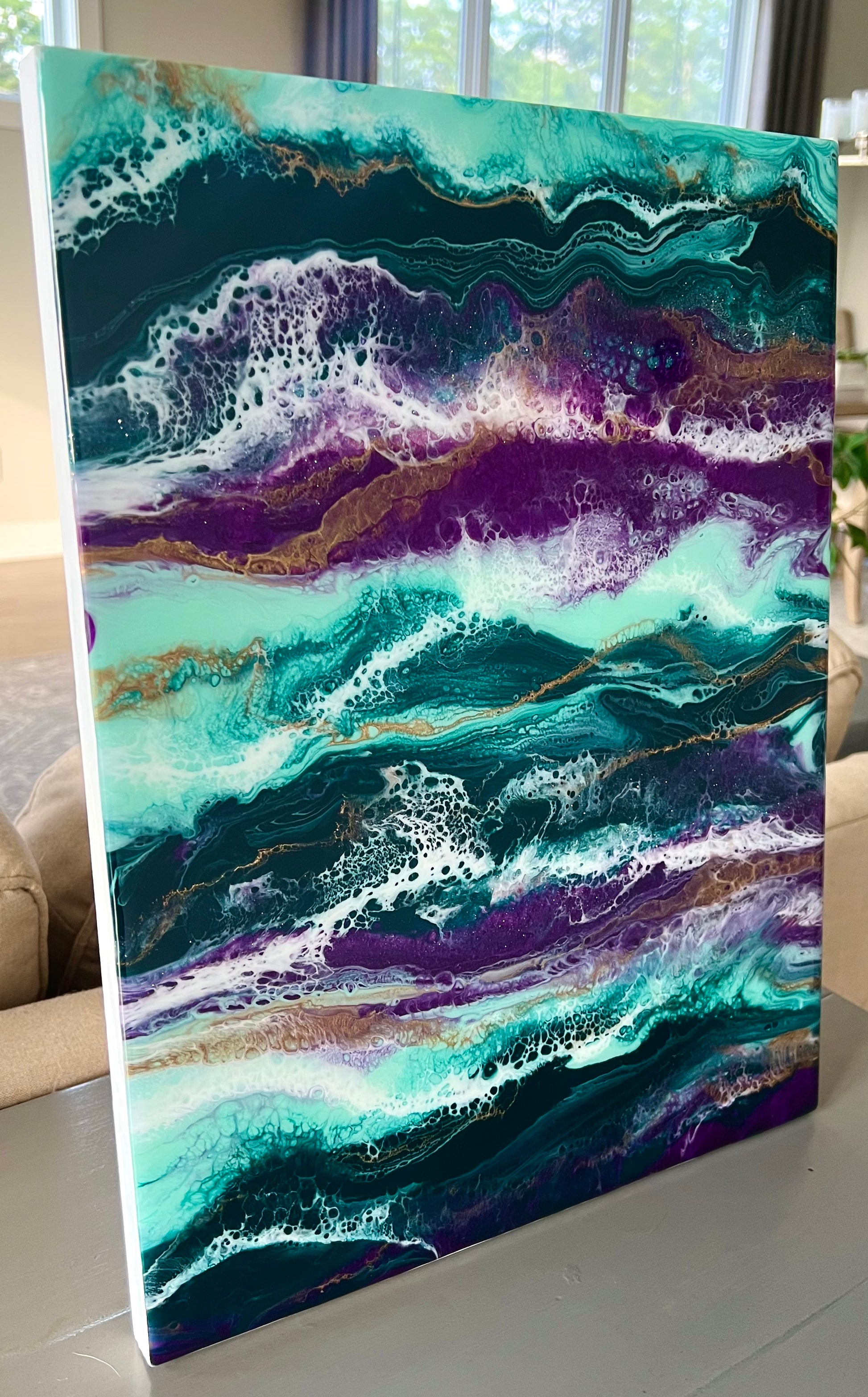 Pintura de ondas de resina de color turquesa oscuro, verde azulado claro, morado y dorado de 12" x 16"