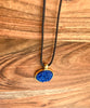 Collar de resina Druzy azul real- Bandeja colgante de oro