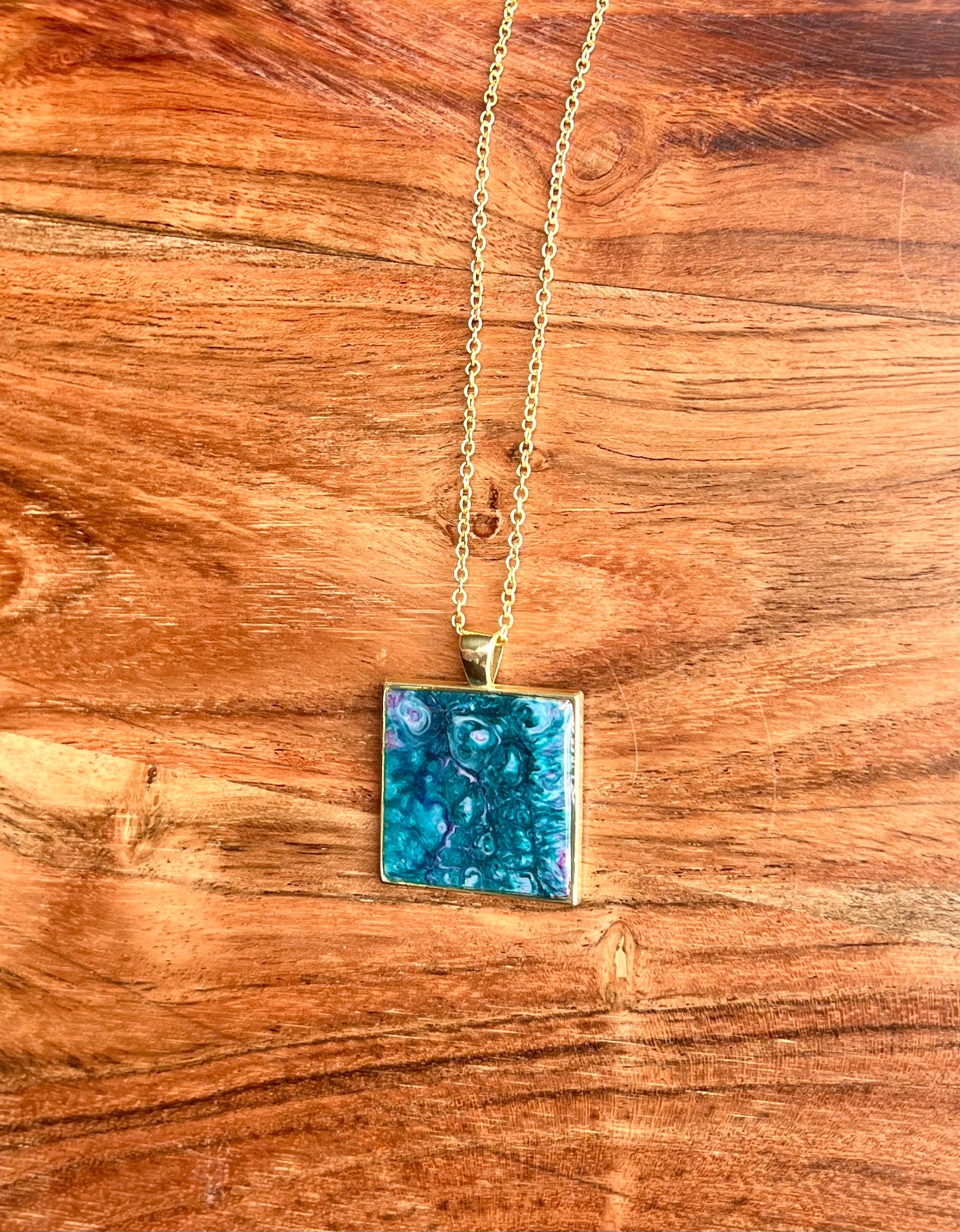 Blue sparkly store necklace